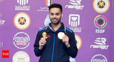 Udhayveer Sidhu's double gold sees India consolidate second place at Worlds - timesofindia.indiatimes.com - Italy - China - Hungary - India -  Lima