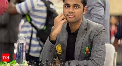Indian GM Arjun Erigaisi shocks Magnus Carlsen in Aimchess Rapid tourney - timesofindia.indiatimes.com - Sweden - Usa - Norway - Poland - Uzbekistan - India - Azerbaijan