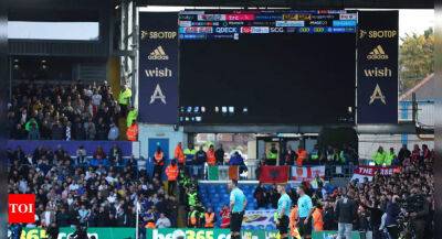 Premier League: Leeds vs Arsenal suspended for 38 minutes due to power cut - timesofindia.indiatimes.com