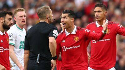 Soccer-Newcastle frustrate Man Utd and misfiring Ronaldo