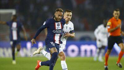 Soccer-Neymar shines as PSG beat OM to snap winless streak
