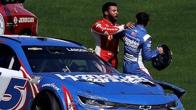 Bubba Wallace shoves Kyle Larson in heated confrontation after crash in Las Vegas
