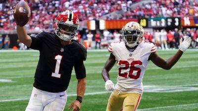 Falcons' Marcus Mariota scores 3 touchdowns as Atlanta upends 49ers