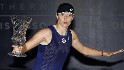 Iga Swiatek overcomes Donna Vekic in San Diego Open final to win eighth title of 2022 season