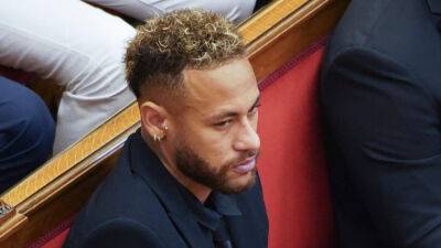 PSG's Neymar appears in Spanish court in Barcelona transfer trial - france24.com - Qatar - France - Spain - Brazil -  Santos -  Sandro