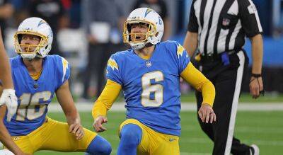 Chargers' Dustin Hopkins knocks through overtime field goal on injured leg to beat Broncos