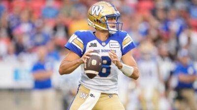 QB Zach Collaros inks 3-year contract extension to stay with Blue Bombers through 2025