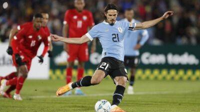 Cavani back scoring to boost Uruguay's FIFA World Cup hopes