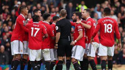 Cristiano Ronaldo - Eddie Howe - Fabian Schar - Nick Pope - Craig Pawson - Dermot Gallagher - Manchester United charged with failing to control players after Cristiano Ronaldo disallowed goal - eurosport.com - Manchester
