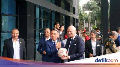 Gianni Infantino - Mochamad Iriawan - Wajah Masam Mochamad Iriawan saat Bersama Presiden FIFA - sport.detik.com - Indonesia -  Jakarta