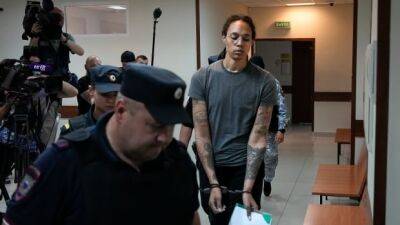 Brittney Griner - Curry offers Warriors' support of 'wrongfully incarcerated' Griner in NBA ring ceremony - cbc.ca - Russia -  Moscow - Los Angeles