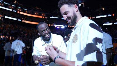 Warriors get '22 title rings, unveil banner -- 'Special night'