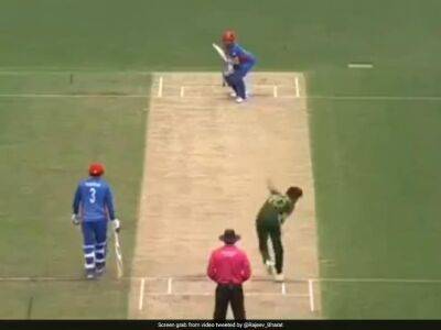 Shaheen Afridi - Mohammad Nabi - Watch: Shaheen Afridi's Vicious Yorker Sends Afghanistan Batter To Hospital In T20 World Cup Warm-Up Match - sports.ndtv.com - Afghanistan - Pakistan