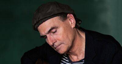Review: James Taylor at Manchester Apollo is calm in the chaos