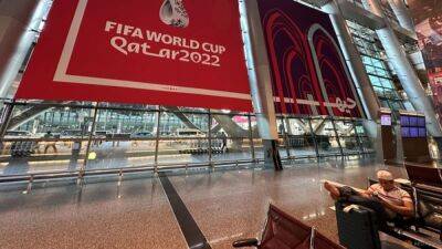 Soccer-Dutch government to send official delegation to Qatar World Cup