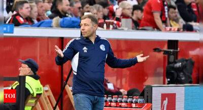 Bundesliga: Schalke sack coach Frank Kramer after German Cup defeat