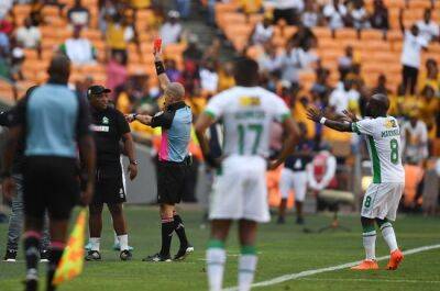 Drama-filled MTN8 semi-final sees referee Victor Gomes show 3 red cards as Chiefs hold AmaZulu
