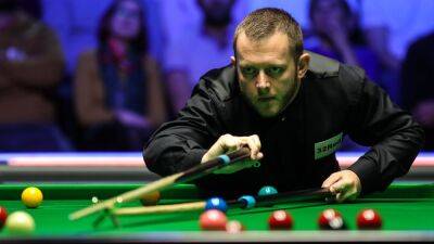 Mark Allen continues defence as he races into quarter-finals in Belfast