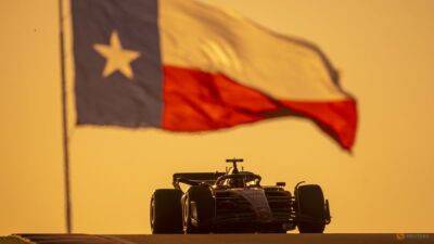 Sainz retires from US GP after first lap collision