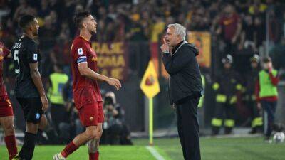 Soccer-Mourinho says Roma did not deserve to lose against Napoli