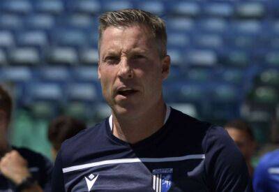 Gillingham manager Neil Harris keeps the teacups in one piece despite poor first half against Barrow