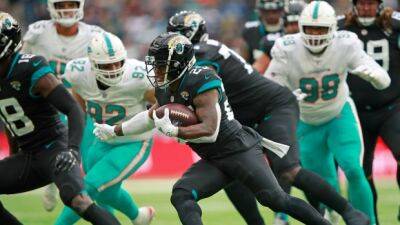 Report: Jets acquire RB Robinson from Jaguars after losing Hall
