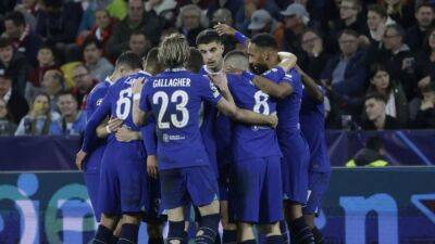 Soccer-Havertz curler sends Chelsea into Champions League knockout stages