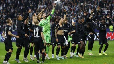 PREVIEW-Soccer-Clash of the redeemers, Eintracht host Dortmund