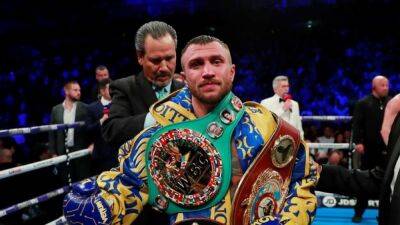 Boxing-Ukraine's Lomachenko returns to ring after fighting for his country