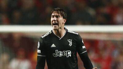 Soccer-Injured Vlahovic out of Lecce game, says Allegri