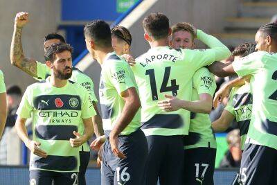 De Bruyne’s rocket sinks Leicester as Man City go top