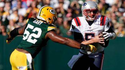 Bailey Zappe - New England Patriots down another QB as Brian Hoyer leaves with head injury; Bailey Zappe comes on against Green Bay Packers - espn.com -  Kentucky - state Wisconsin -  Baltimore - county Green - county Bay