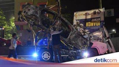 Tragedi Kanjuruhan - Pemerintah Bentuk Tim Pencari Fakta soal Tragedi Kanjuruhan - sport.detik.com