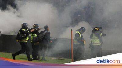 Tribun 12, Saksi Bisu Mencekam Tragedi Kanjuruhan - sport.detik.com
