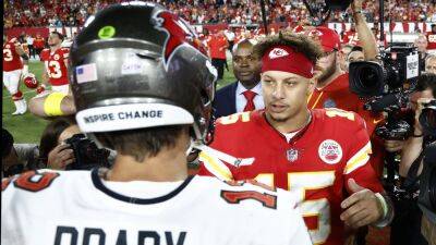 Mahomes gets better of Brady as Chiefs win on the road