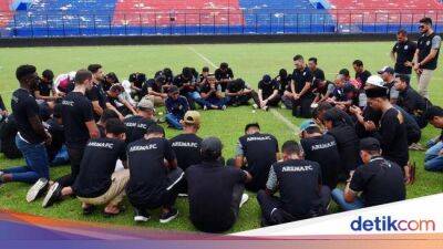 Tragedi Kanjuruhan - Air Mata Arema FC - sport.detik.com - Indonesia