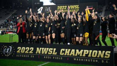Sinclair sets playoff minutes record as Thorns beat Current for NWSL title