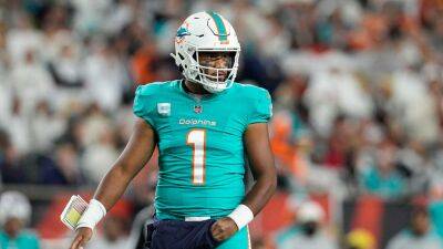 Andy Lyons - Mike Macdaniel - Dolphins' Tua Tagovailoa will not play Week 5 vs Jets, no 'definitive timeline' for return, Mike McDaniel says - foxnews.com - New York - state Ohio