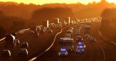 M61 closed in both directions between J2-J4 – live updates - manchestereveningnews.co.uk