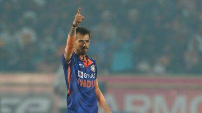 Watch: Yuzvendra Chahal Playfully Kicks South Africa Spinner During 2nd T20I