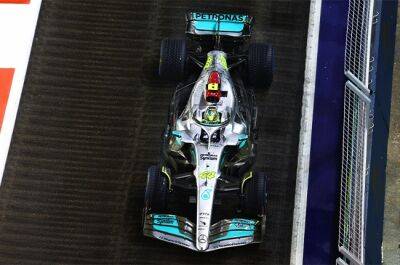 Hamilton says sorry to F1 team for making two uncharacteristic mistakes in Singapore