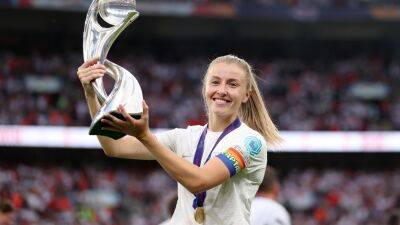 Leah Williamson - Leah Williamson withdraws from the England squad for USA and Czech Republic friendlies with injury - eurosport.com - Usa - Czech Republic -  Brighton - county Camp