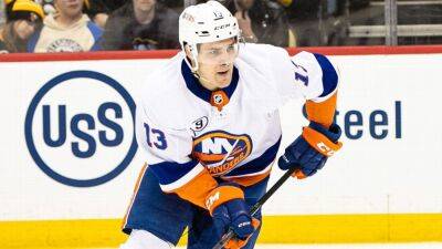 Sources - New York Islanders, Mathew Barzal have 8-year, $73.2M deal
