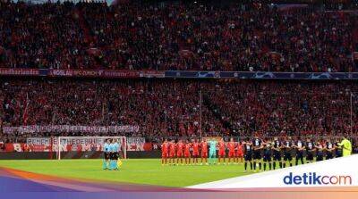 Bayern Munich - Viktoria Plzen - Tragedi Kanjuruhan - Suporter Bayern Sebut Polisi Pembunuh dalam Tragedi Kanjuruhan - sport.detik.com