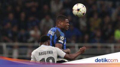 Xavi Hernandez - Denzel Dumfries - Inter Milan - Melihat 'Handball' Dumfries di Laga Inter Vs Barcelona, Layak Penalti? - sport.detik.com - Slovenia