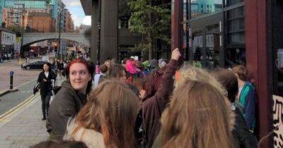 Frustrated fans slam organisers at Neighbourhood Festival after waiting three hours and missing their favourite band - manchestereveningnews.co.uk - Manchester