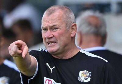 Dartford manager Alan Dowson says club's winning form in National League South makes it an ideal time to recruit
