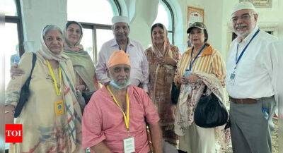 Bishan Singh Bedi and Intikhab Alam relive old times at Kartarpur - timesofindia.indiatimes.com - India - Pakistan -  Lahore -  Kolkata