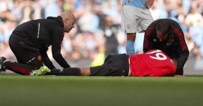 Manchester United give team news and Raphael Varane injury update for Everton fixture