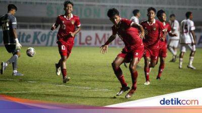Bima Sakti - Kualifikasi Piala Asia U-17: Indonesia Vs Malaysia Saling 'Sikut' - sport.detik.com - Qatar - China - Indonesia - India - Thailand - Malaysia - Tajikistan - Guam